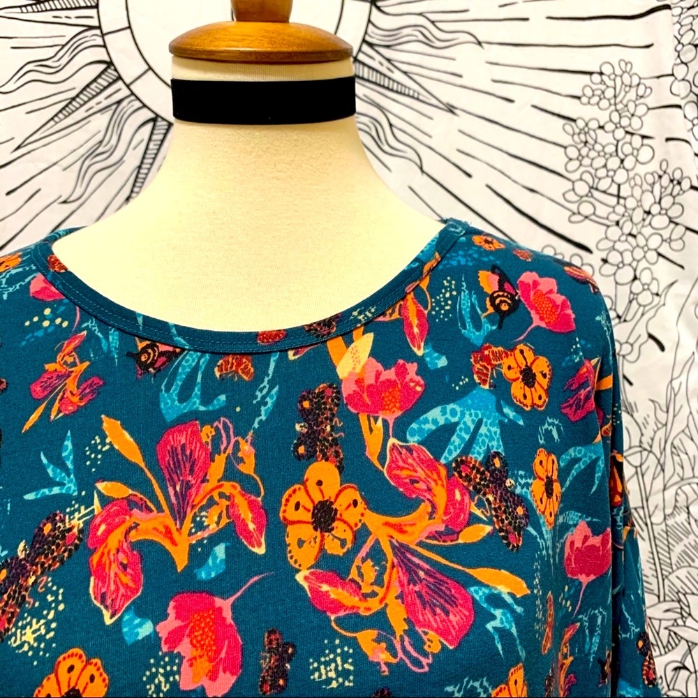 🌈 Beautiful flower butterfly top